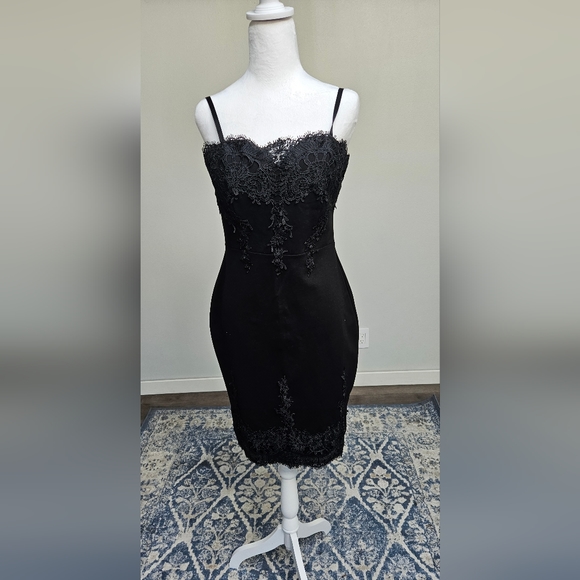 Elegant short black dress - Picture 2 of 4